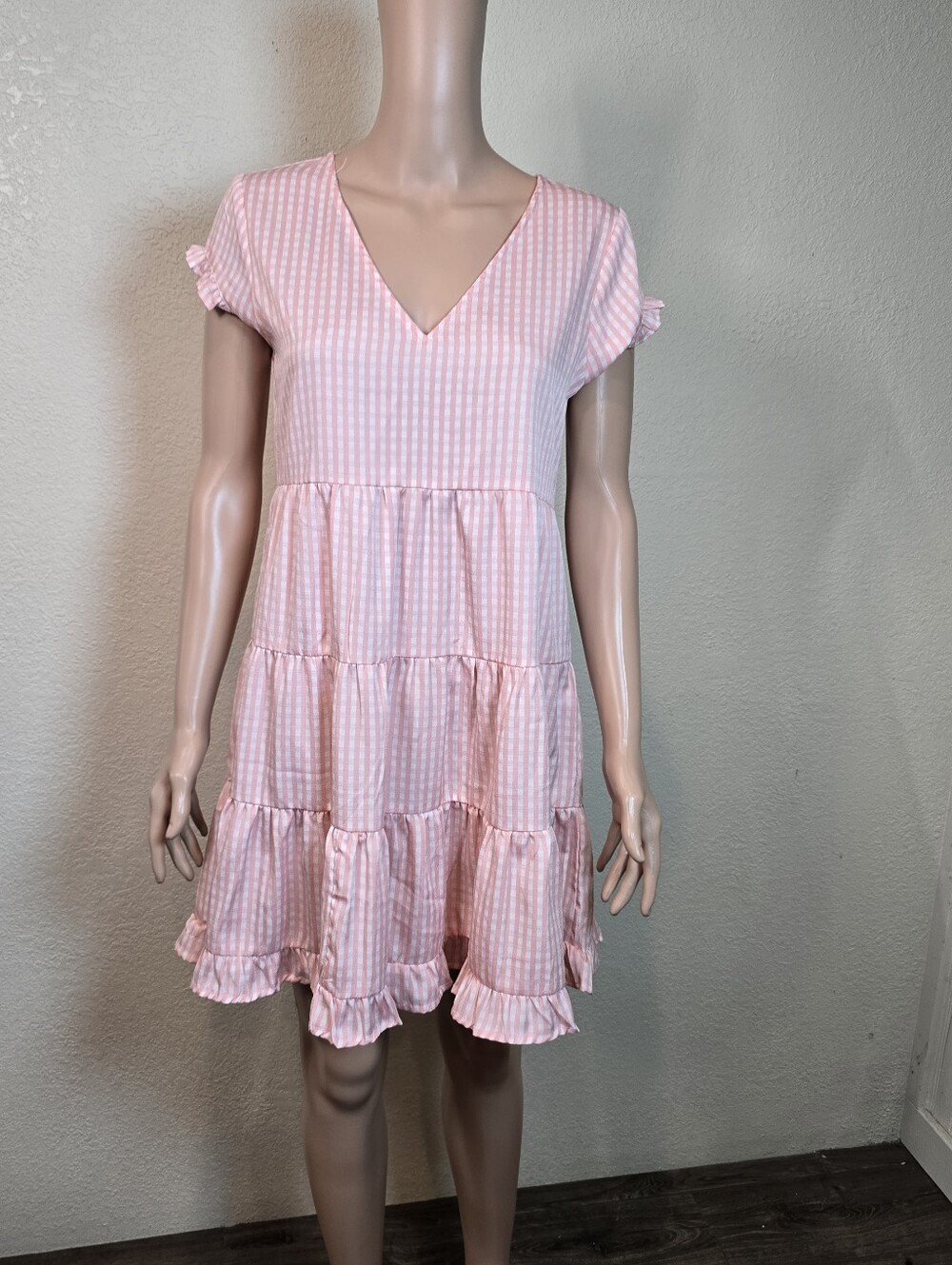 Style House Pink Gingham Tiered Ruffle V-Neck Dress Size Medium - Picture 2 of 10